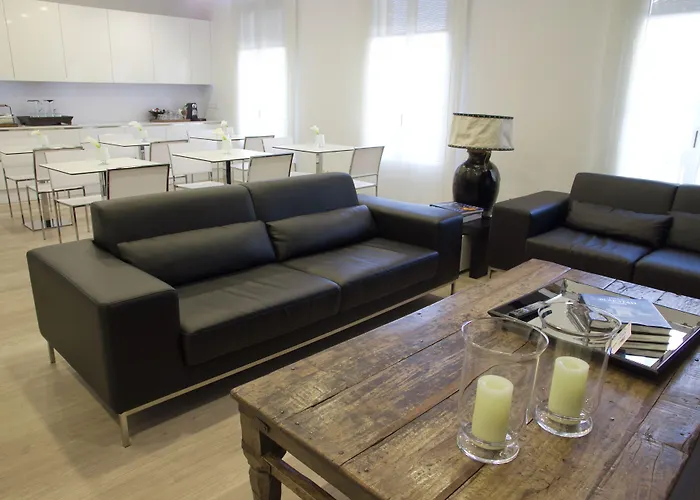 فندق مبيت وإفطار The 8 Boutique 3*